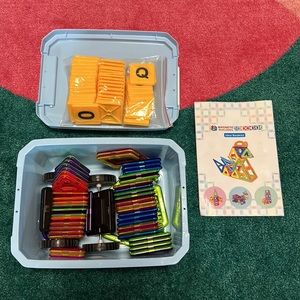 3D magnetic building blocks